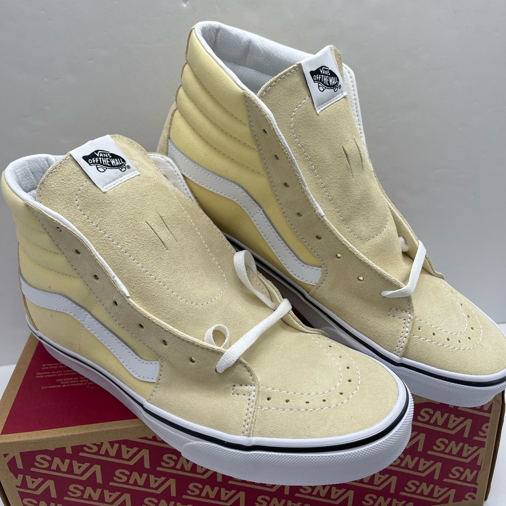 Vans Men’s Sk8-Hi
Vanilla Custard/True White
VN0A38GEVKV Sneakers - Picture 8 of 16